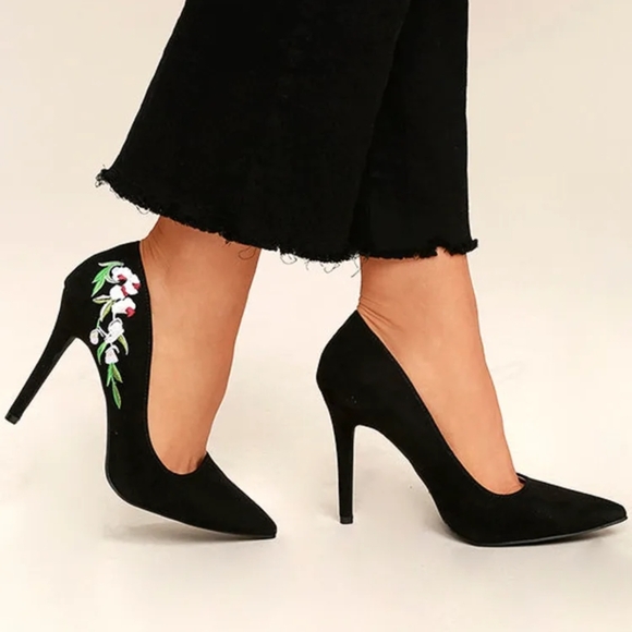 Qupid Shoes - SOLD Qupid Black Heels with Floral Embroidery